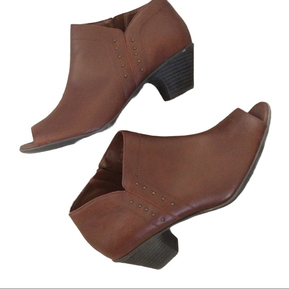 Easy Street Peep Toe Side Zip Brown Booties 7.5W - Picture 4 of 10